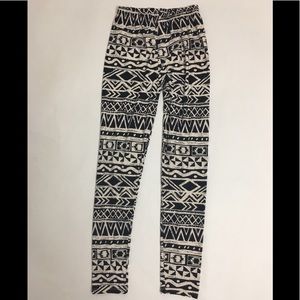 J&K Tribal Print Leggings Size S